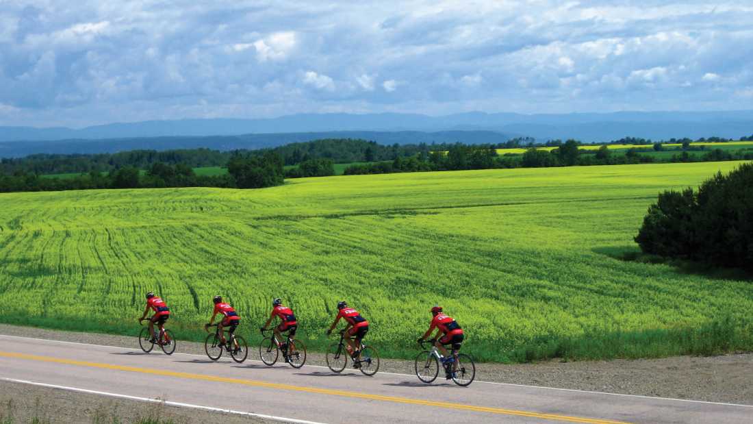 Cycling the Veloroute Des Bleuets. | Jean Tanguay