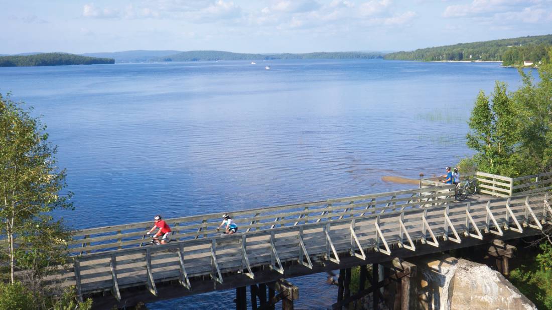 Bridge crossing in Nominingue, Quebec |  <i>©Tourisme Laurentides</i>